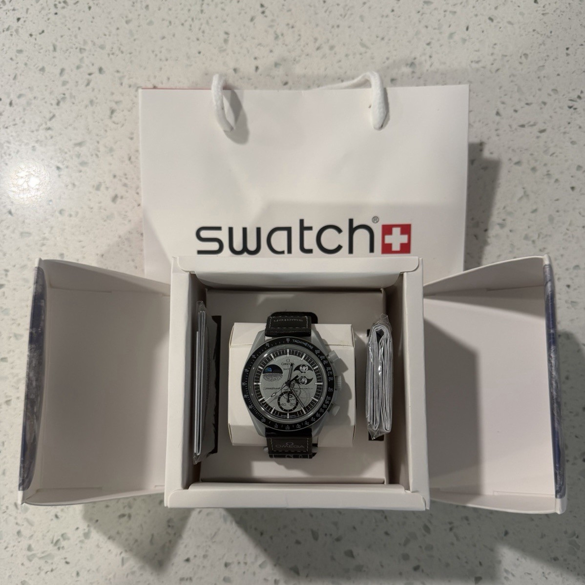 Swatch MoonSwatch Mission to Earthphase Bioceramic Chronograph w/box and giftbag