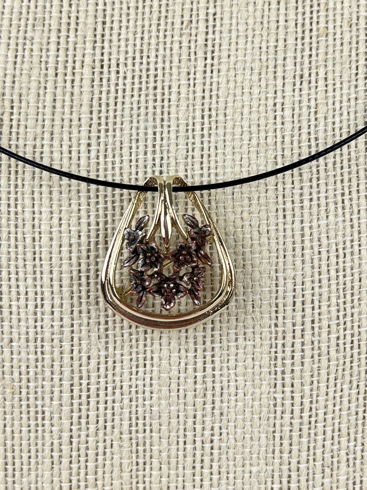 Black Coated Wire Magnetic Choker Necklace w/Open Work Floral Brooch & Pendant