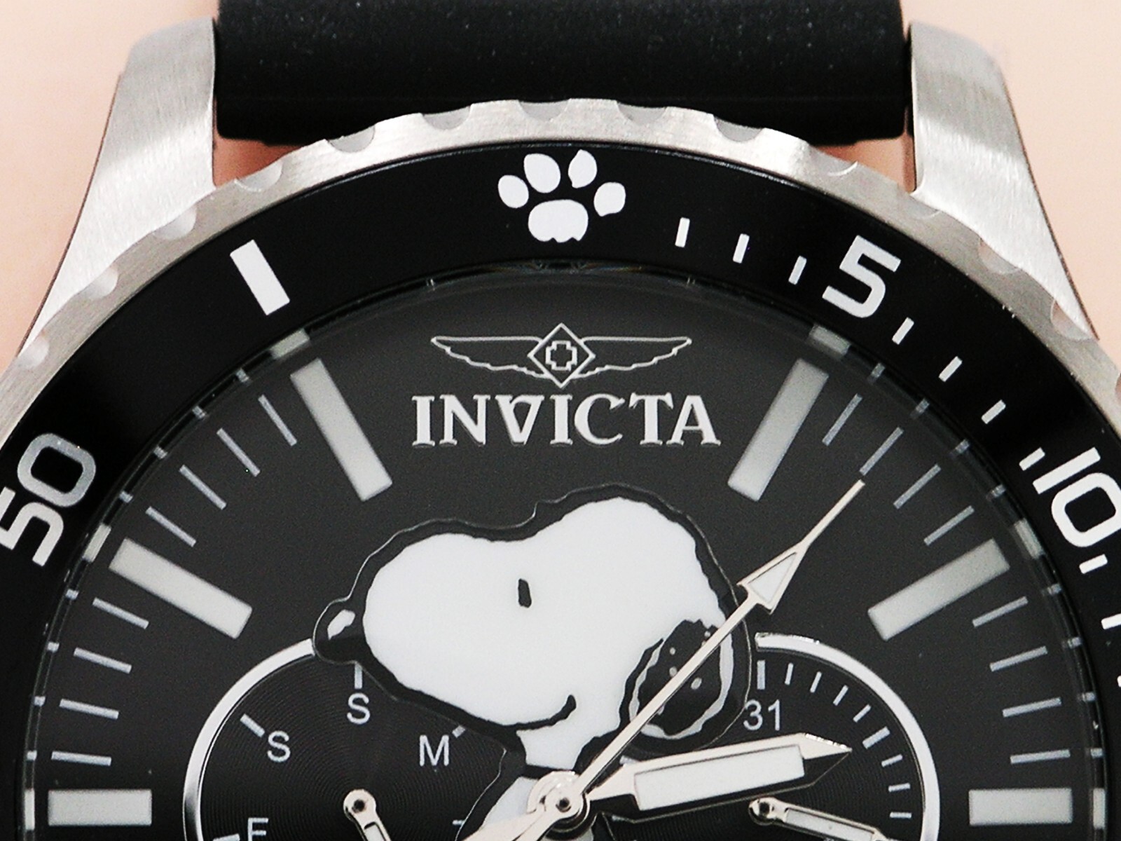 NEW WITH DEFECT INVICTA 38644 PEANUTS WATCH SNOOPY LIMITED BLACK DIAL 48MM