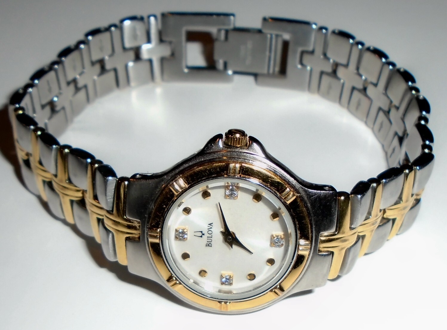 VTG BULOVA 7″ DIAMOND TT SLIM WATCH W/ RARE TRANSOCEAN LOGO- NEW GLASS & BATTERY