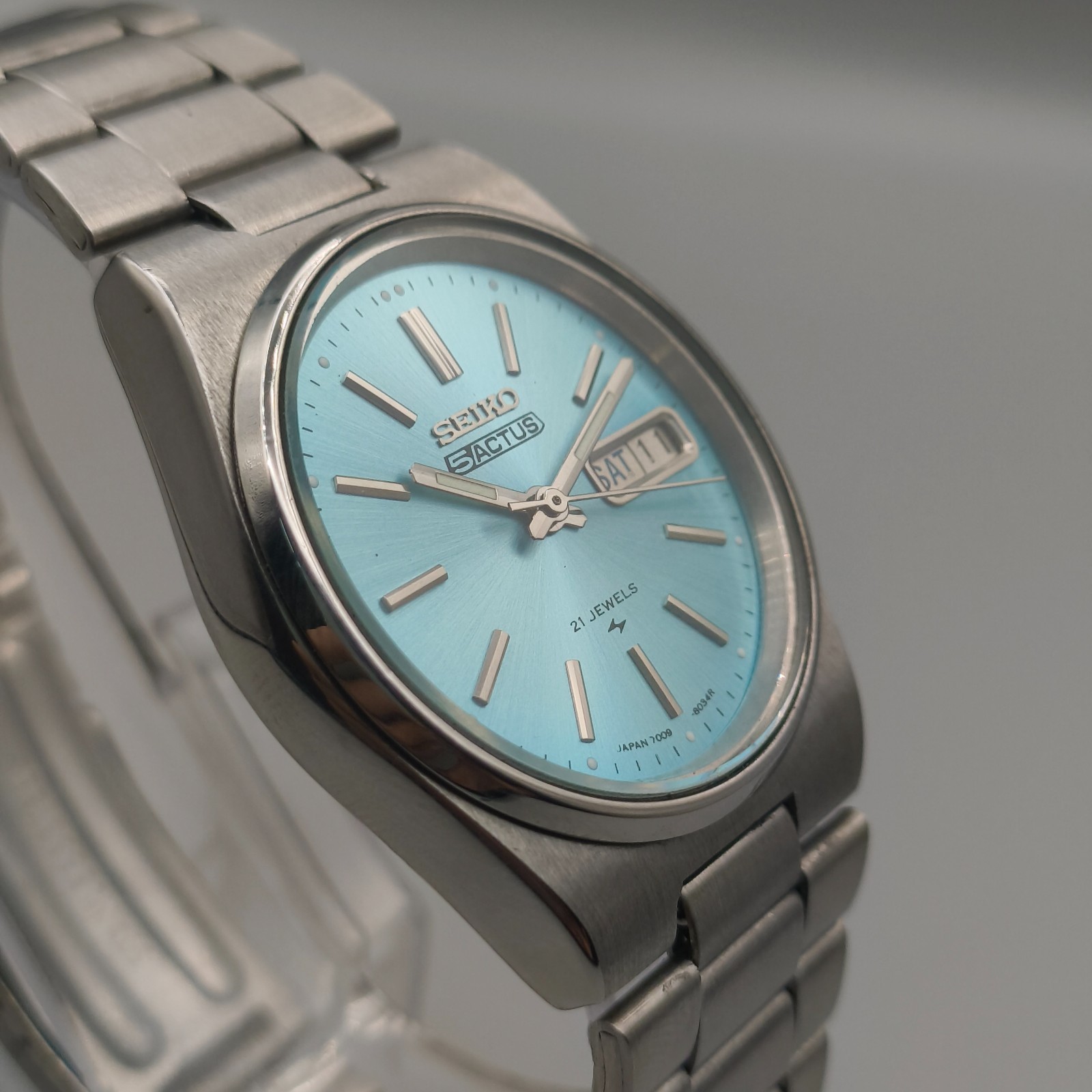 Vintage Seiko 5 Actus 7009 Automatic 21 Jewels Men’s Watch Blue Sunburst Dial