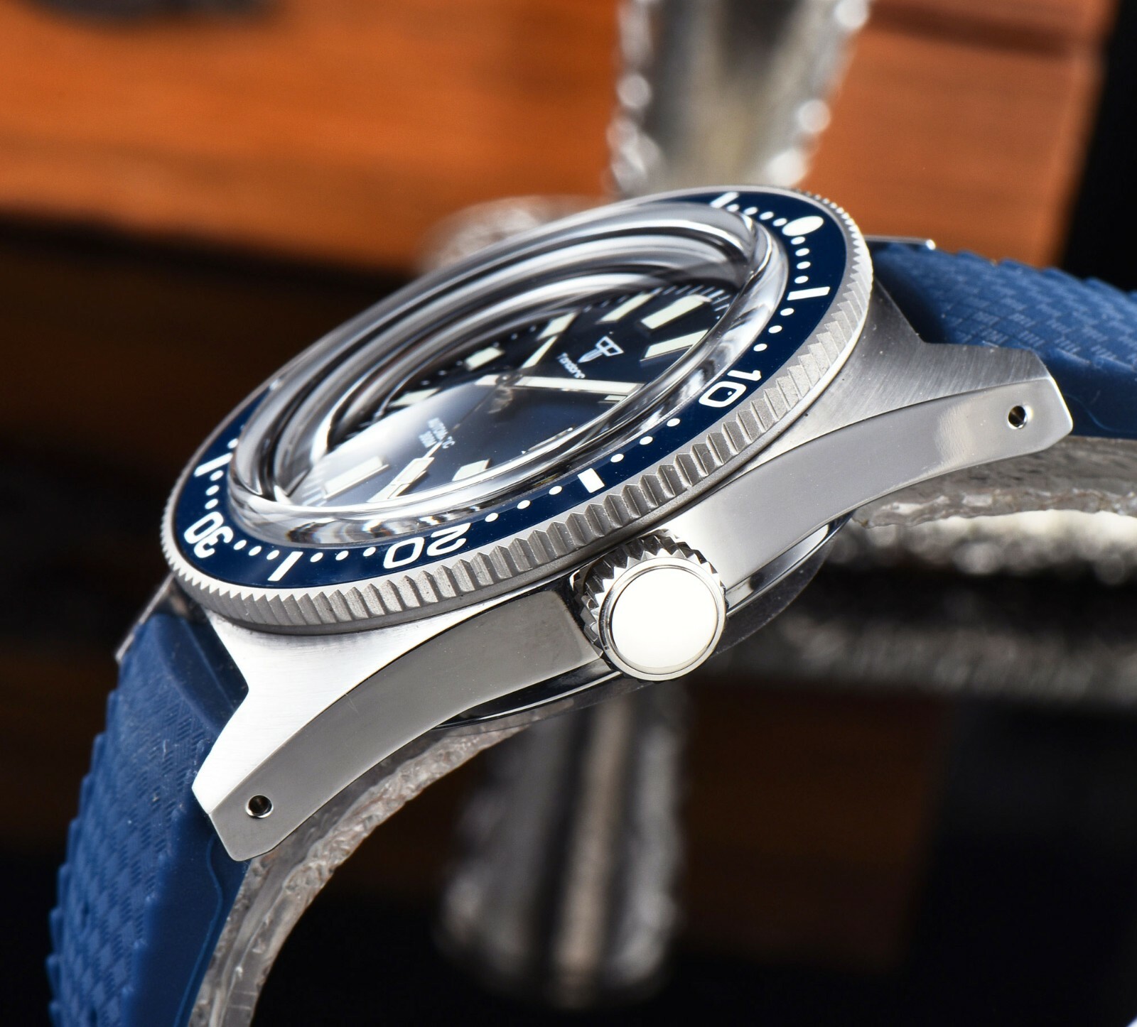 41mm NH35A PT5000 AR Domed Sapphire Crystal 300m Diving Men’s Watch Rubber Strap