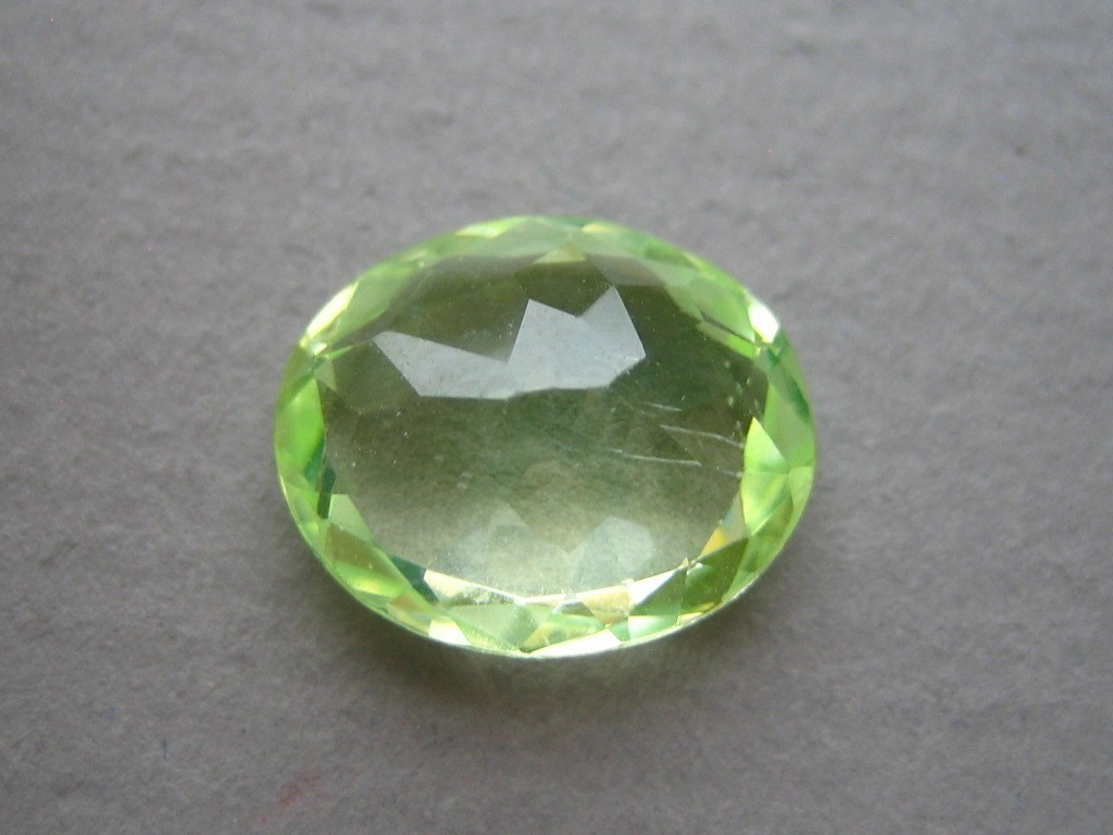 4,50 CARAT OVAL CUT SYNTHETIC GREEN AMETHYST – LOOSE STONE