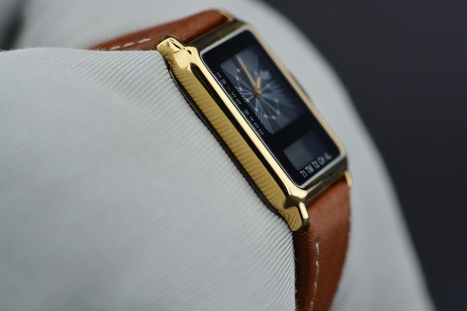 Mondaine Two-Timer Analog-Digital TV Case Vintage Gold Plated Unisex Dress Watch