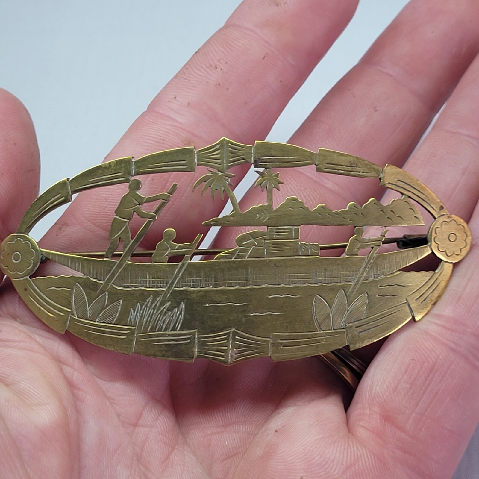 05K43 Antique Large Brass Brooch 1920/1930 China Indochina