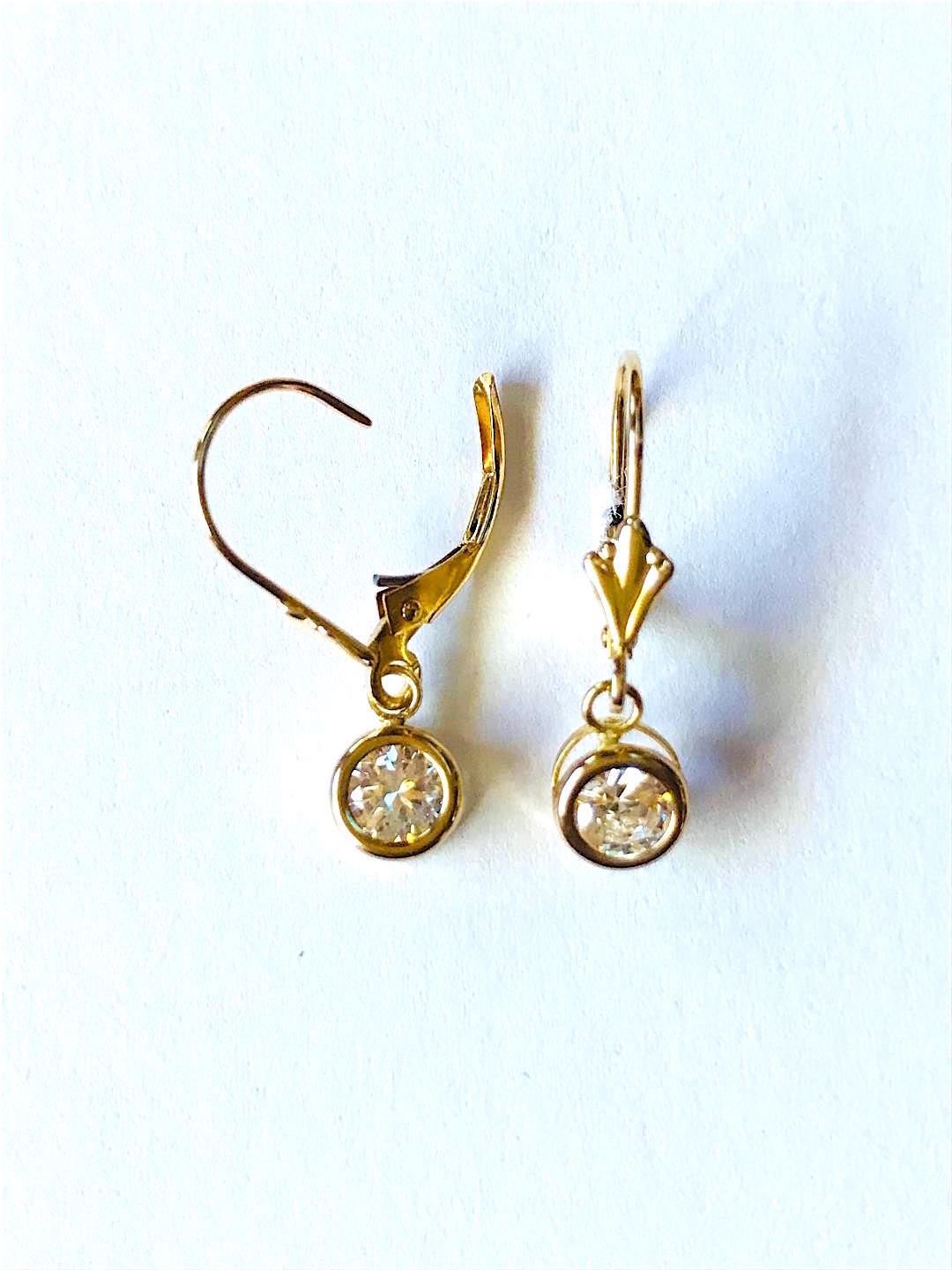 14K Solid Yellow Gold Lever Back Dangle Earring Width: 5 mm L: 23 mm ECZ105-5