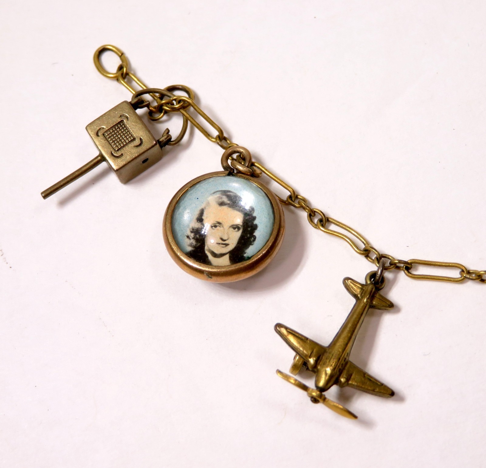 Vintage Brass Charm Bracelet W/ 10 Charms – 7 Inches