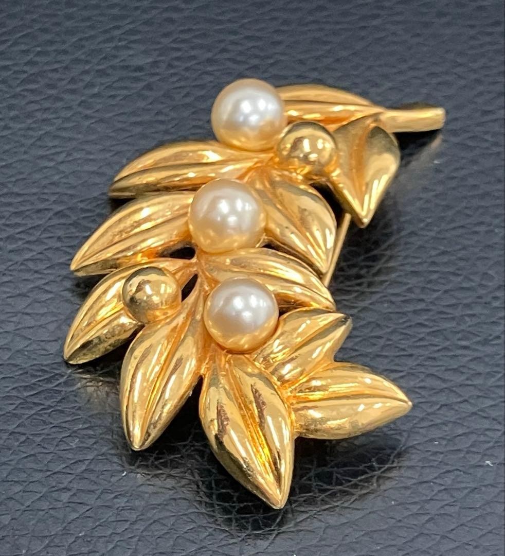 LANVIN Germany Vintage Brooch Top