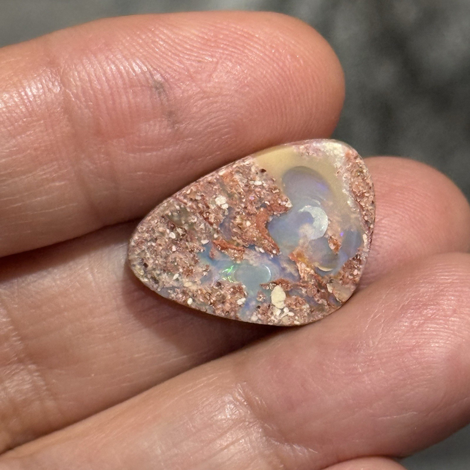 9.65ct 21.7x15x4.9mm Australian Crystal Pipe Boulder Opal Cabochon Gem