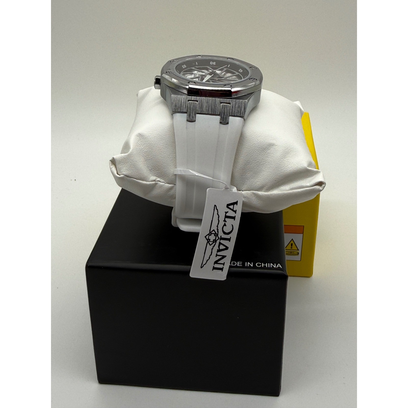 Invicta 70039 Men’s Watch Silver Tone Skeleton Dial White Silicone Strap New Box
