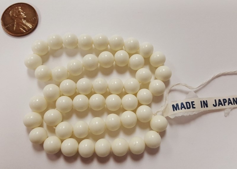 50 VINTAGE JAPANESE 1950’S CHERRY BRAND GLASS CREAM 8mm. SMOOTH ROUND BEADS 4707
