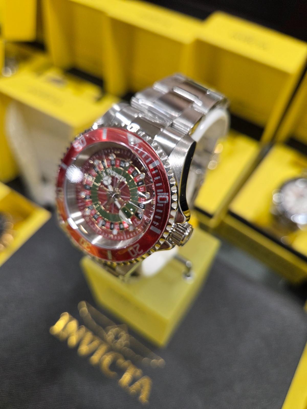 50519 – Invicta Pro Diver House of Cards Men’s Watch – 40mm, Steel