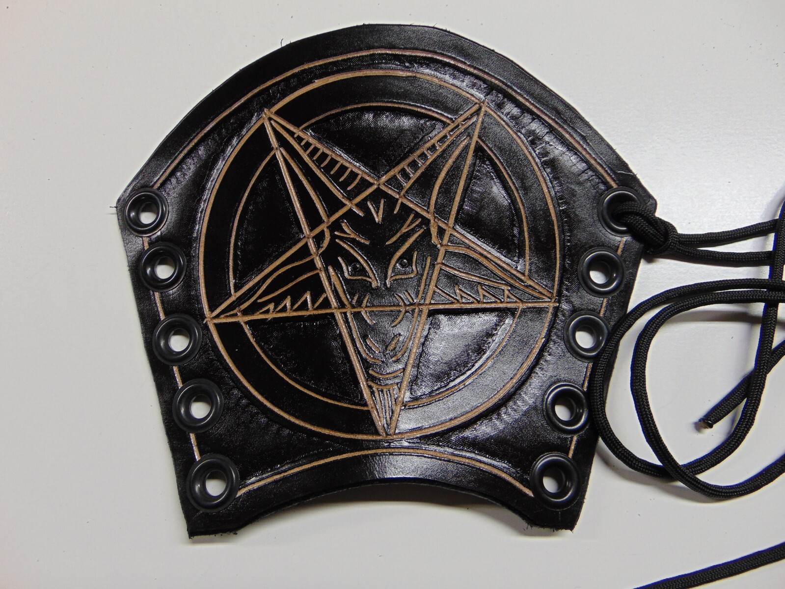 SETHERIAL.. LEATHER CARVED PENTAGRAM GAUNTLET. BLACK METAL (MDLG0329)