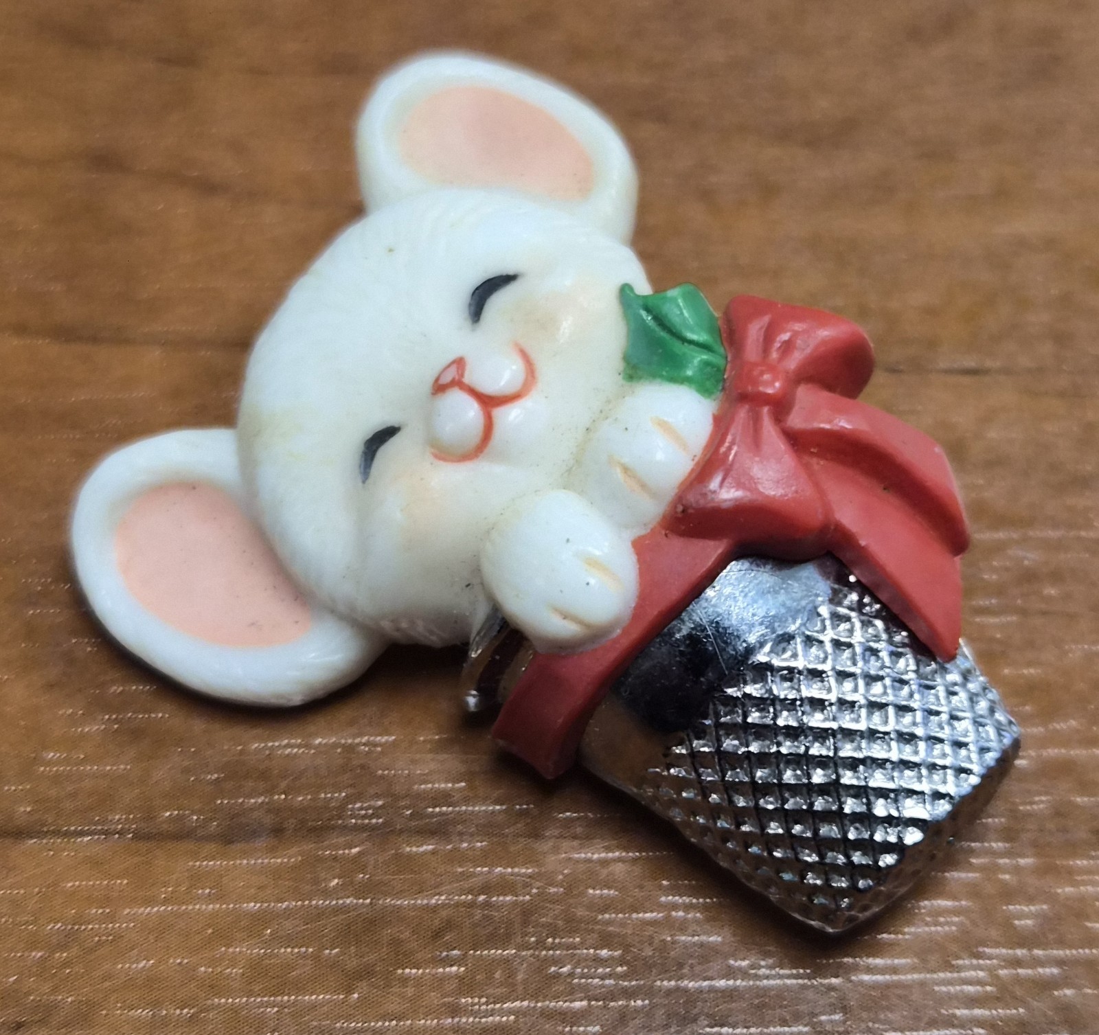 Vintage Signed 1983 Hallmark Cards Christmas Mouse in Thimble Pin / Brooch