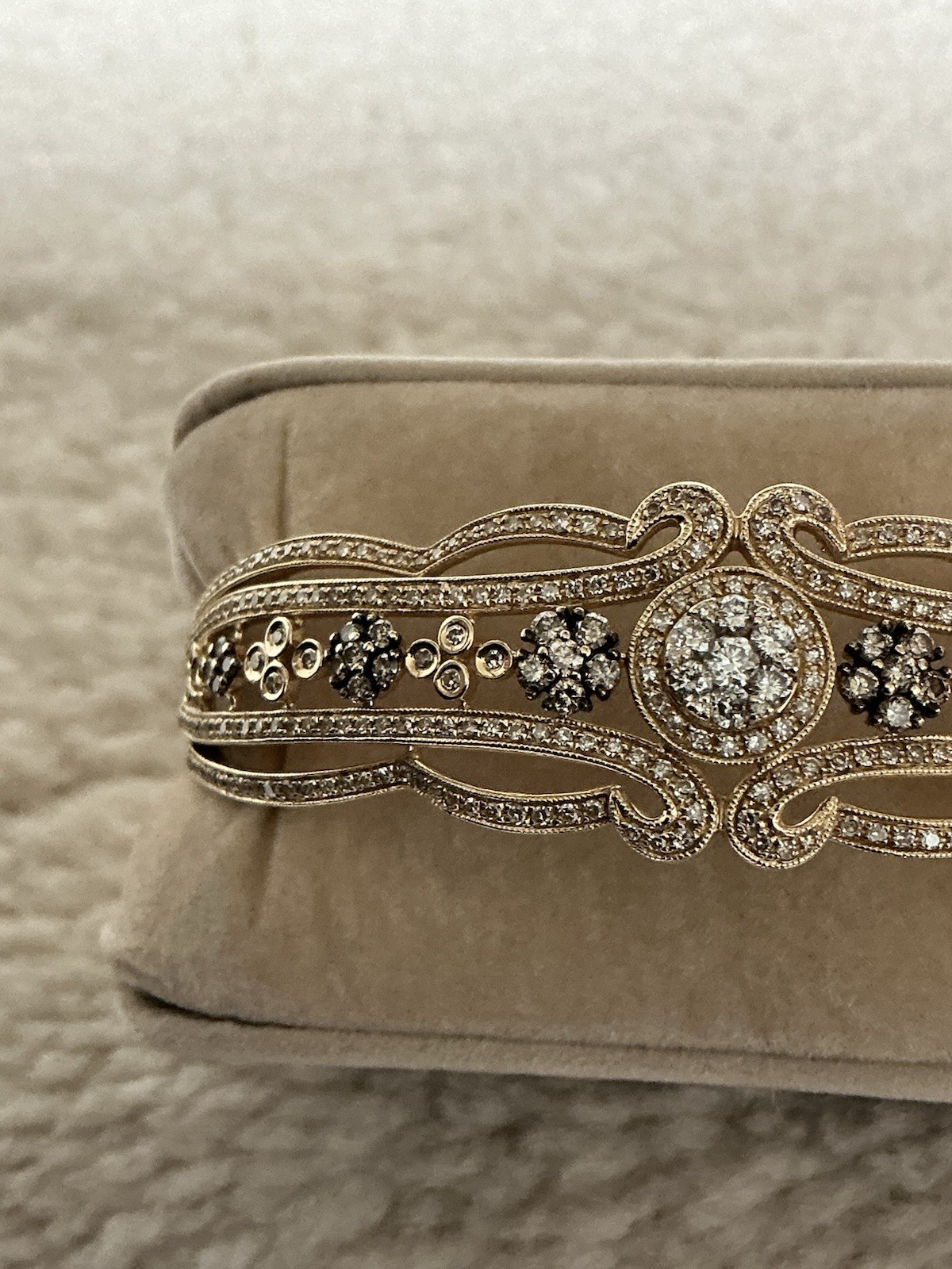 BEAUTIFUL VINTAGE EFFY BRAND ESPRESSO 14K GOLD WHITE DIAMOND BANGLE BRACELET