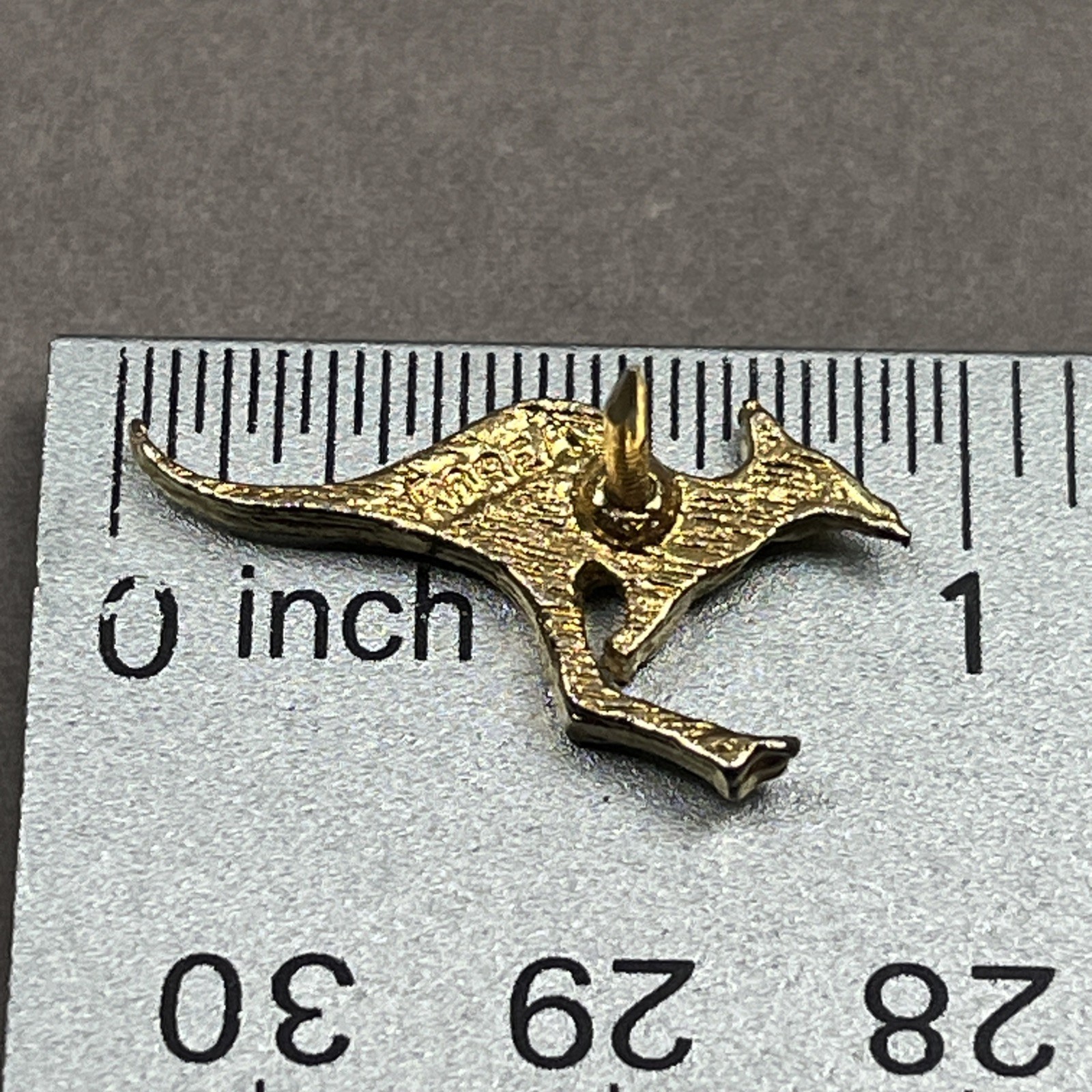 Vtg Gold Tone Kangaroo Lapel Hat Bag Jacket Pin Signed Korea