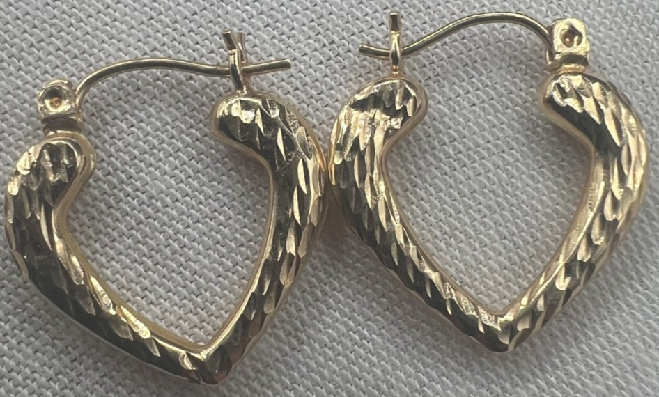 Solid 14K Yellow Gold Heart Shaped Hoop Earrings 1.1 Grams