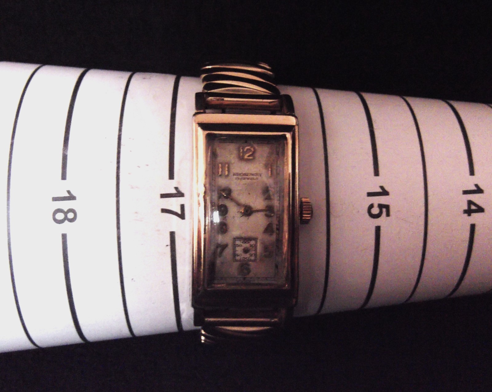 VINTAGE ART DECO BROADWAY CURVED MEN’S WATCH 1OK G/F BAND MANUAL WIND