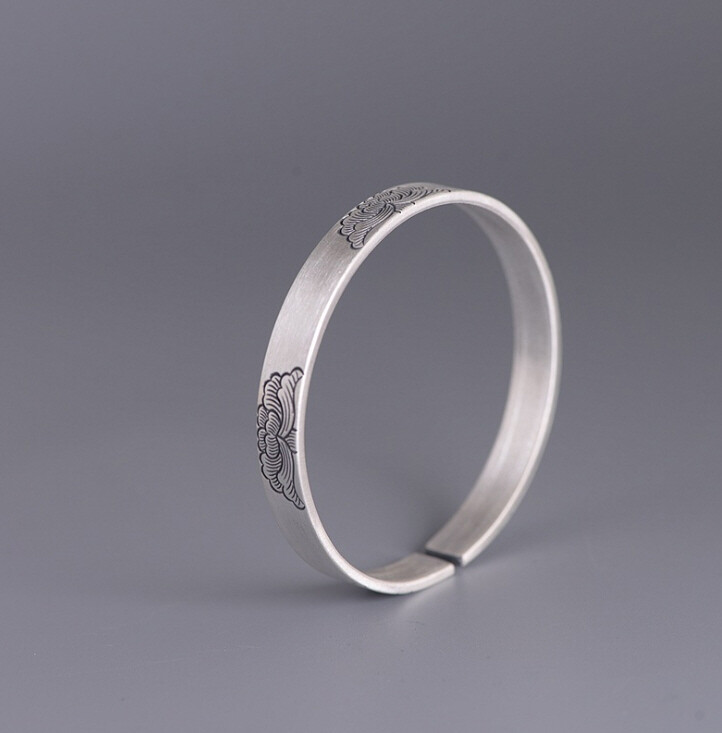I05 Bangle Stylized Flowers Fine Silver Silver 999