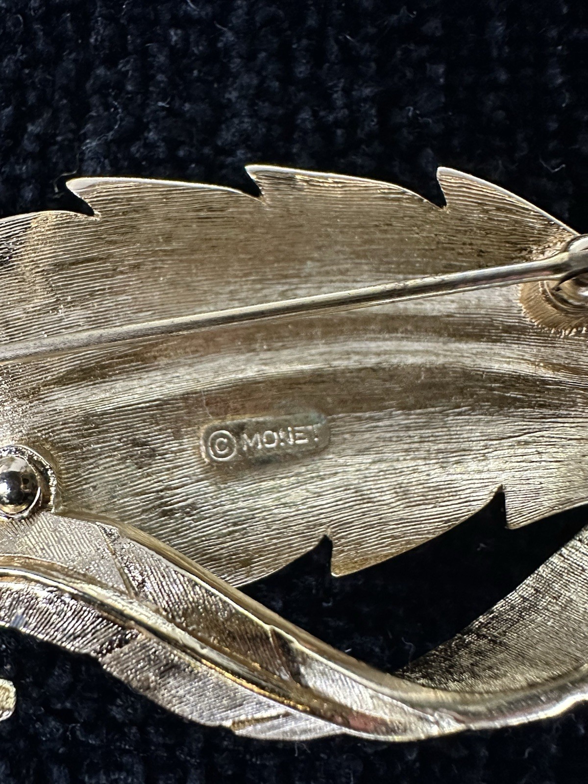 Vintage Monet Signed Gold Tone Leaf Brooch Pin 2.75in Metal Nature No Stones