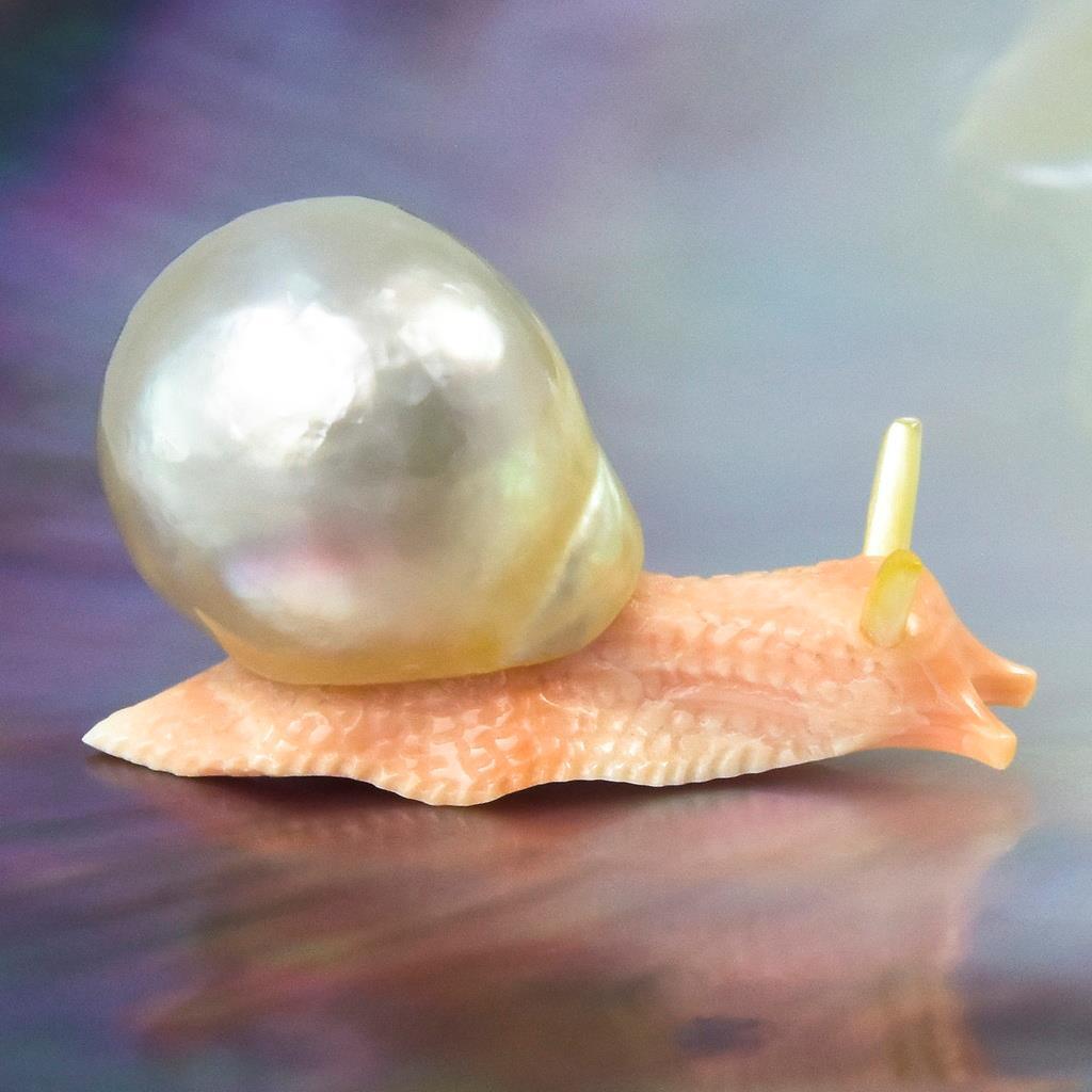 South Sea Baroque Pearl & Carved Apricot Syrix Trumpet Shell Snail Design 6.08 g