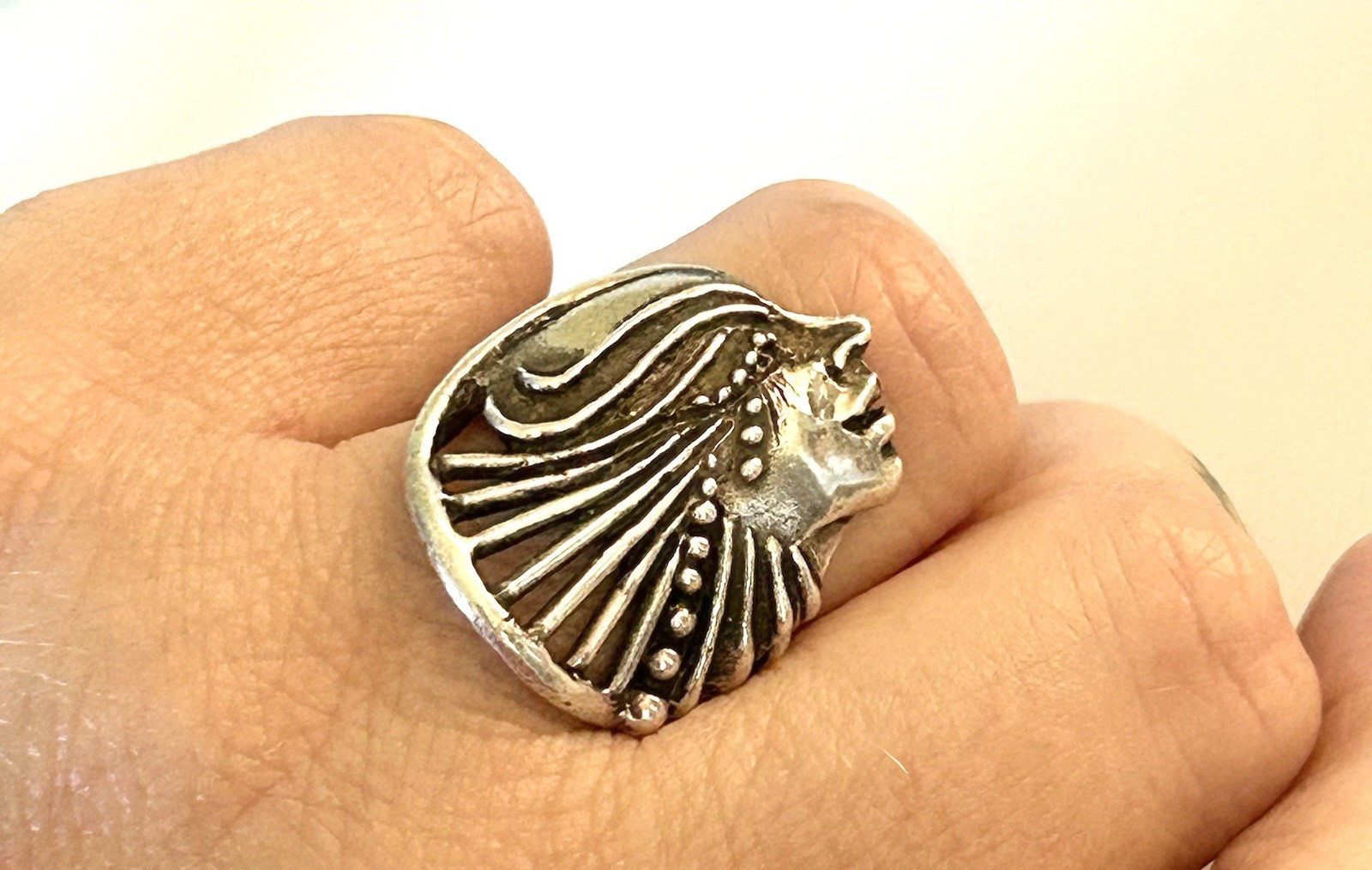 JANE VOORHEES Artist Sterling Silver Face Design Ring Size 6.5