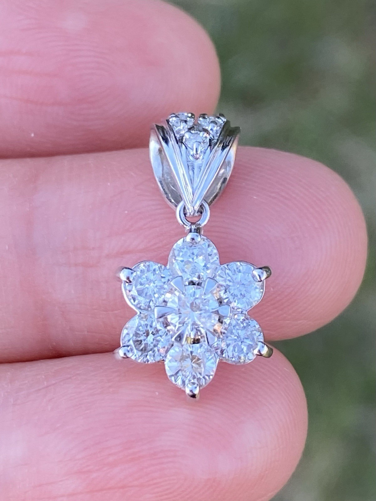 Platinum 1.00TCW 100% Natural Round Diamond Cluster Pendant