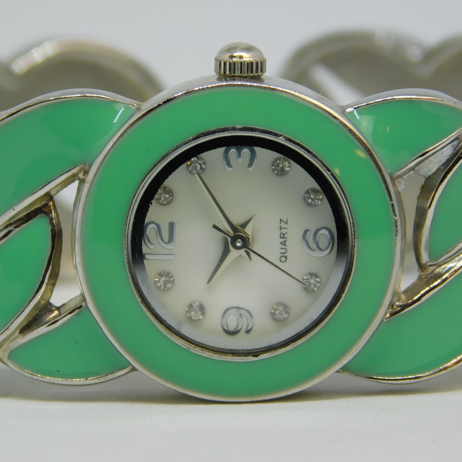 ACCUTIME WATCH CORP. JCBNG20A Enameled Women’s Watch Sz. 6 3/4″ New Battery