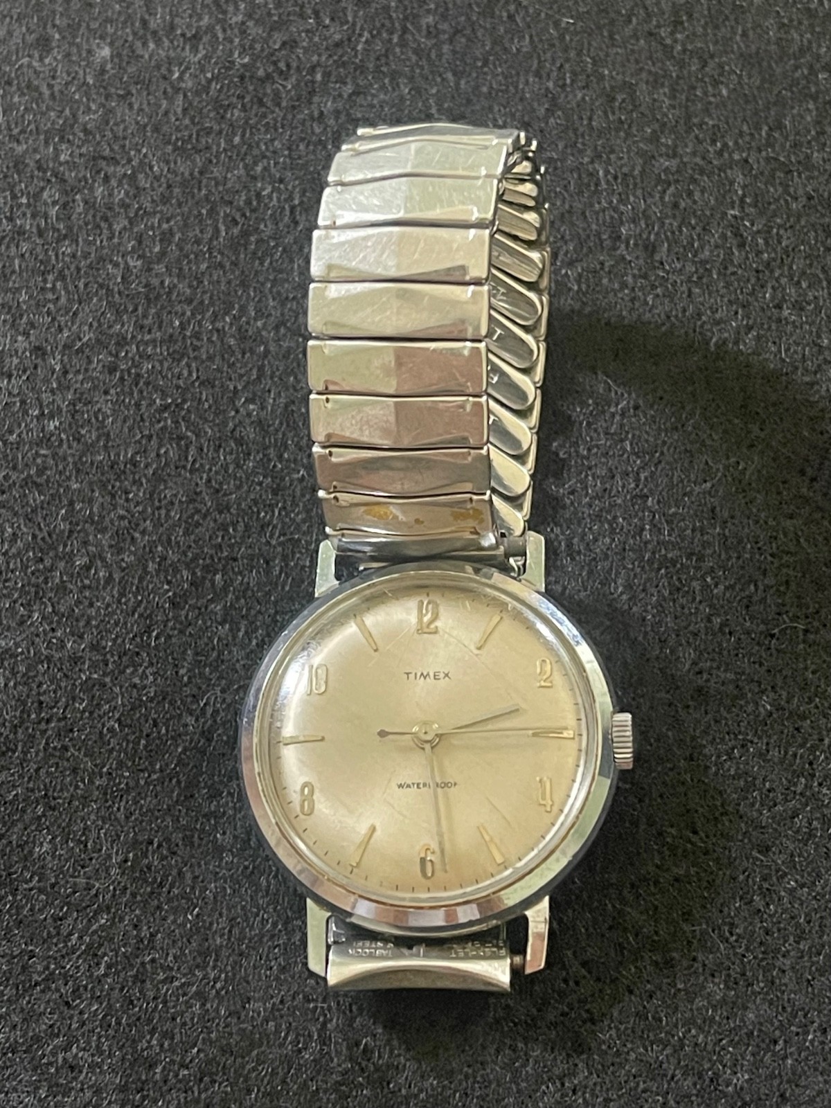 Vintage mid-1960s Timex Marlin mechanical (manual-wind) watch – working!