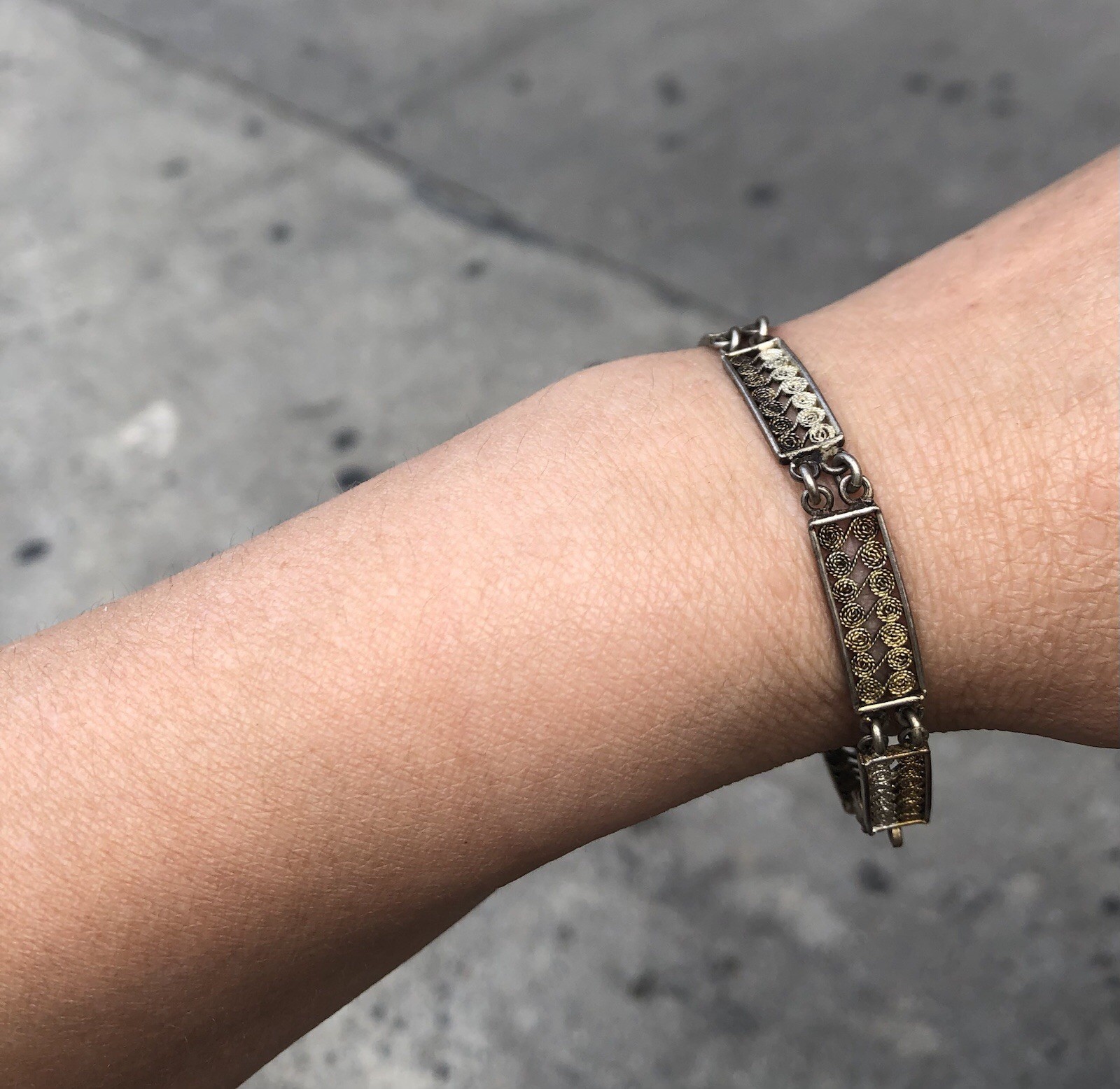 Vintage Wire-Circle Chain Bracelet, Push-In Closure, 7.25” Length 0.25” width