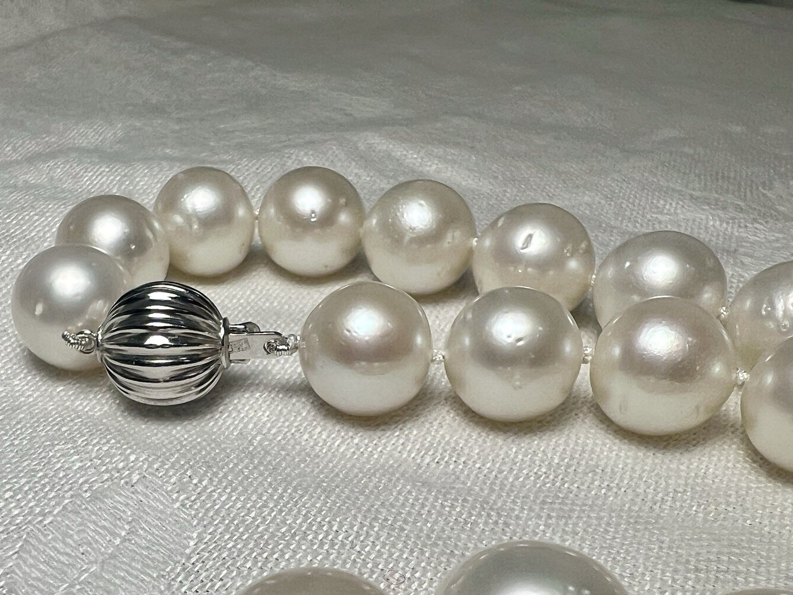 AUTHENTIC 18” Graduated White South Sea Saltwater Pearl 12-15.4mm Necklace