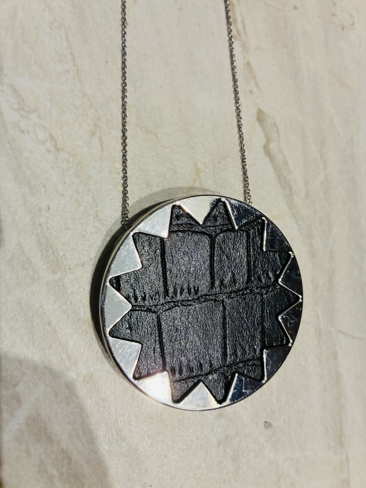 House of Harlow Sunburst Pendant Necklace Black Croco Silver-Tone Chain Long