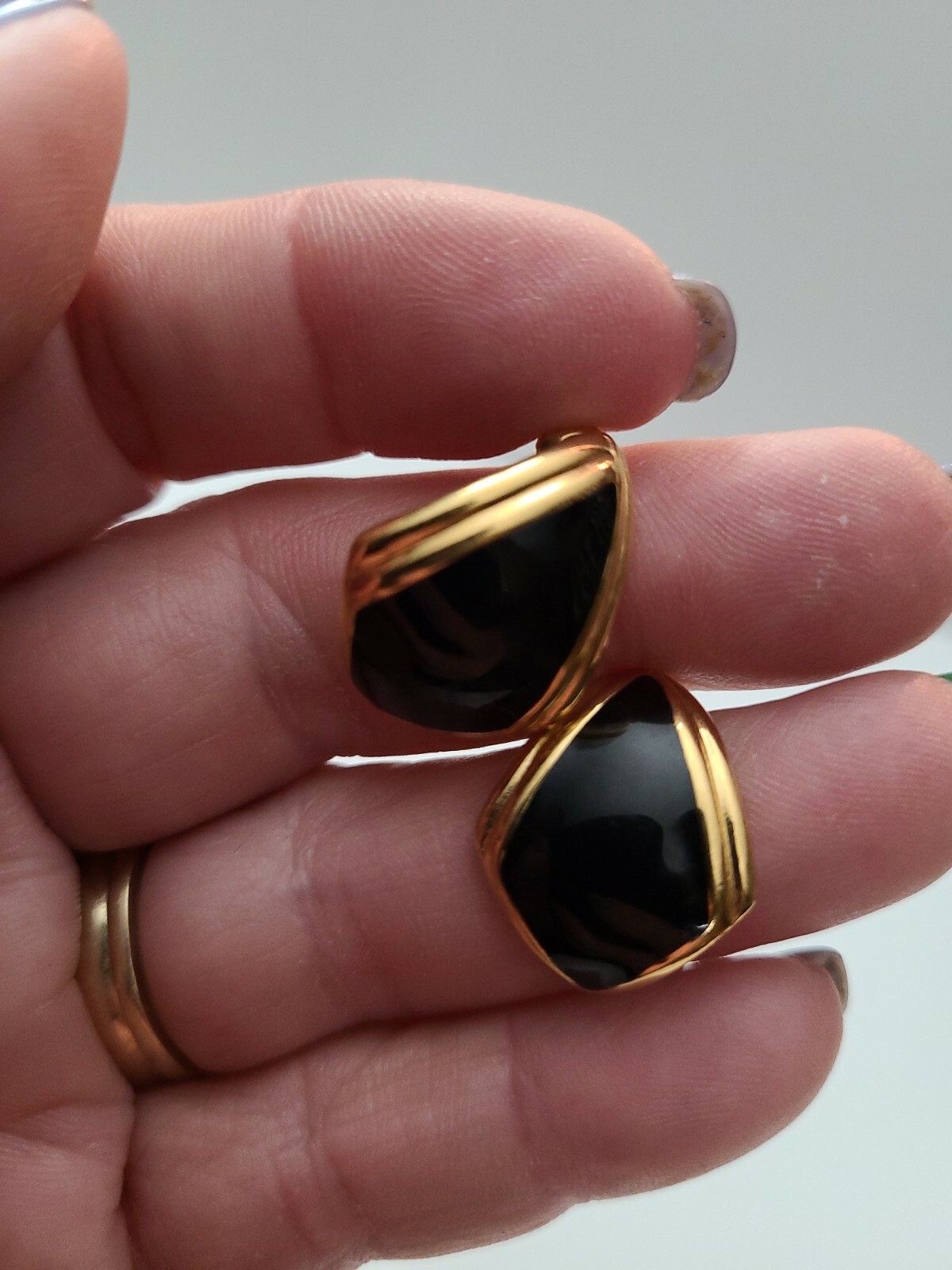 Monet Gold Tone And Black Enamel Kite Shaped Earrings 1″ x .75″ Dressy Classy