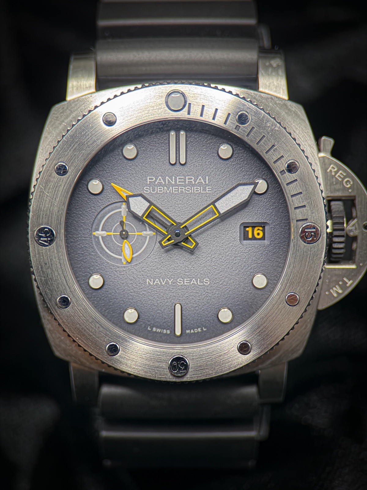 Panerai Submersible Anthracite Men’s Watch – PAM01323