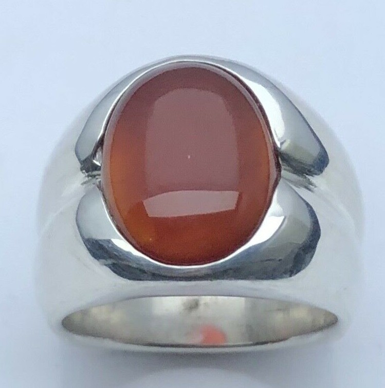 MJG STERLING SILVER MEN’S RING. 16 x 12mm CARNELIAN. SIZE 10. 26 grams