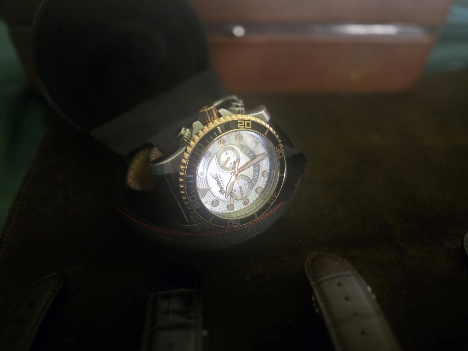 Ingersoll Hartford II Chronograph, specifically model number INQ032SLRS.