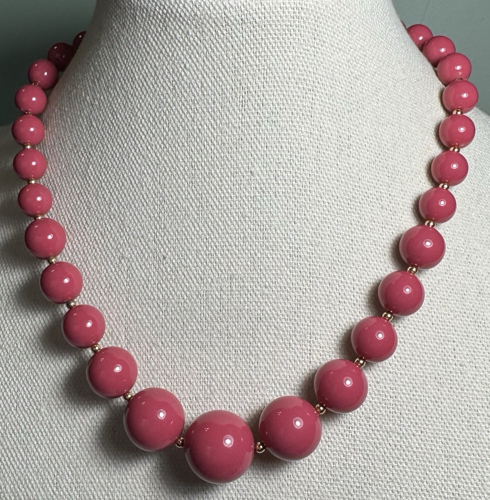 Beautiful Vintage 1970’s Dark Mauve Pink Bead Necklace