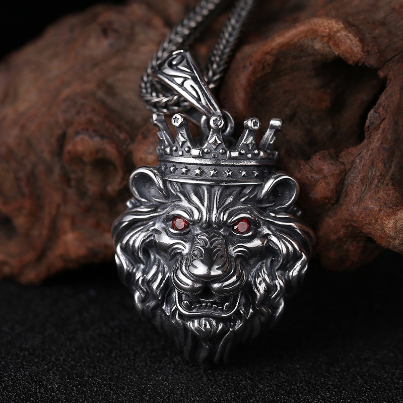 Calm Lion king Crown Animal Jungle Leo Men Cubic Zirconia Pendant silver-plate