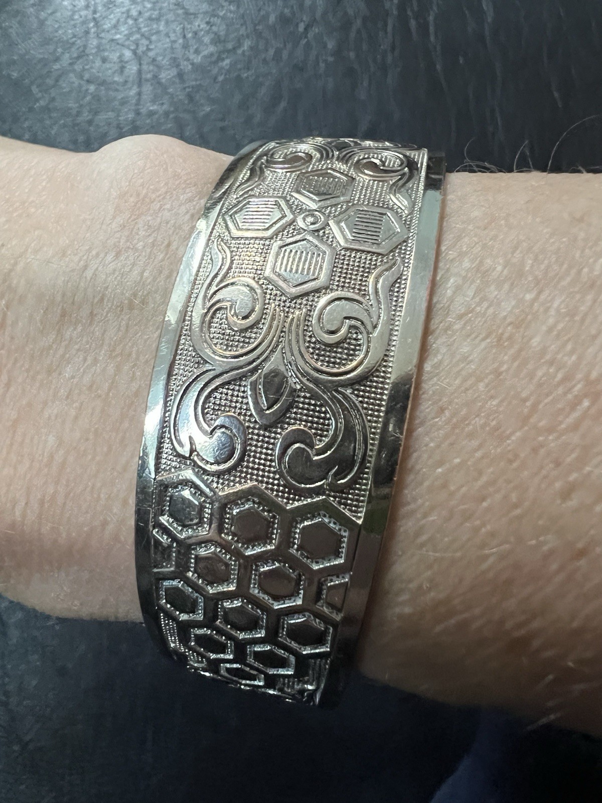 Wide Silver Tone Engraved Cuff Bracelet Floral Scroll Honeycomb Boho