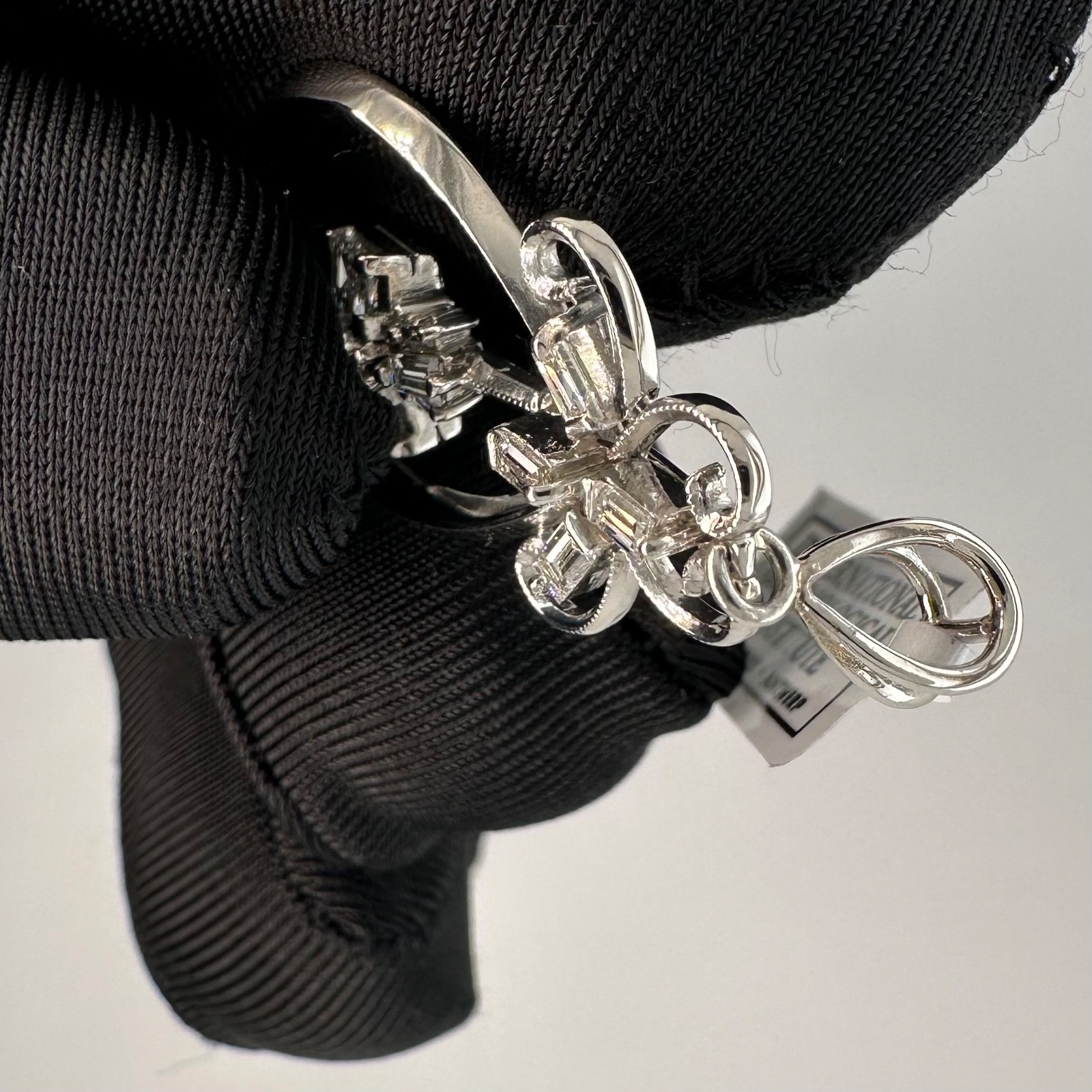 1.00 est tcw Natural Diamond & Platinum Pendant IGI Report # 20J2282026