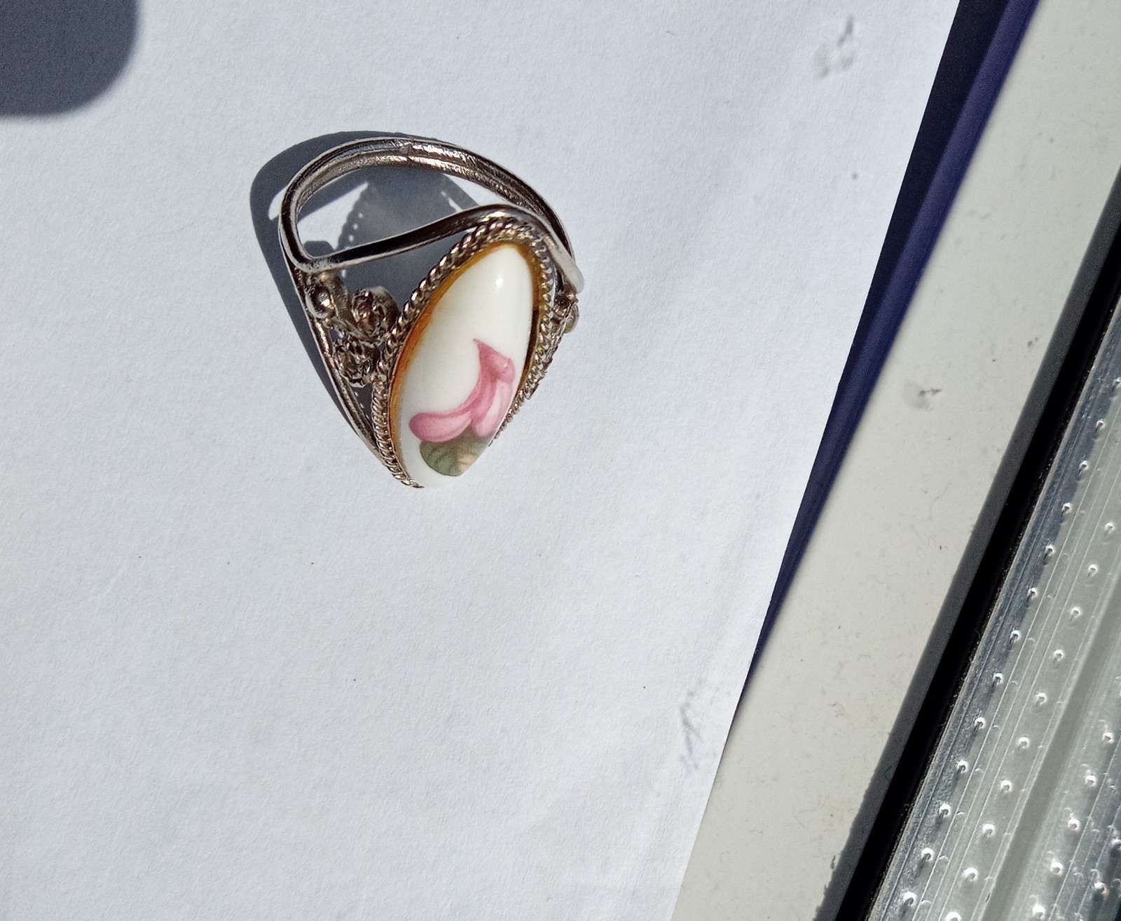 Vintage Beautiful Ring Ukraine Women’s Jewelry size 8.5