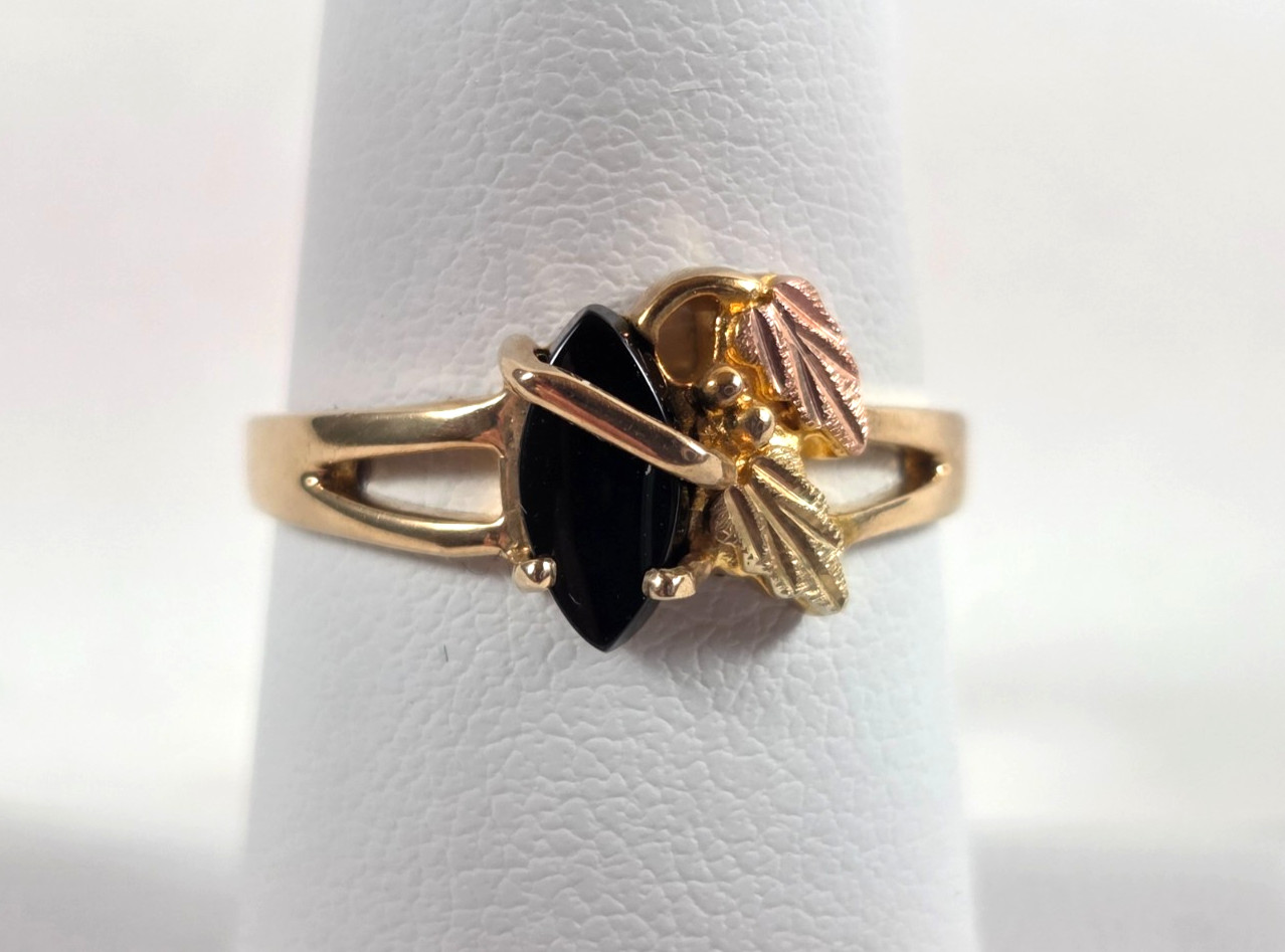 Landstrom’s 10K Black Hills Gold Oval Black Onyx Ring, sz 6.75 – New (2287)