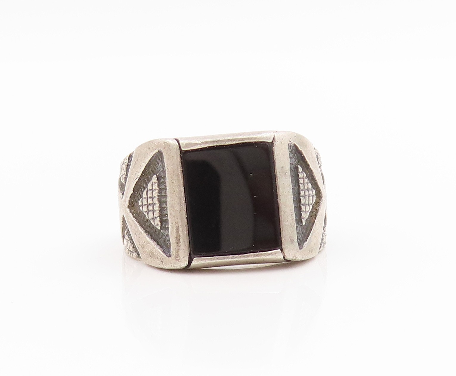 925 Sterling Silver Vintage Ring Onyx Etched Geometric Band Sz 11.5 RG34001