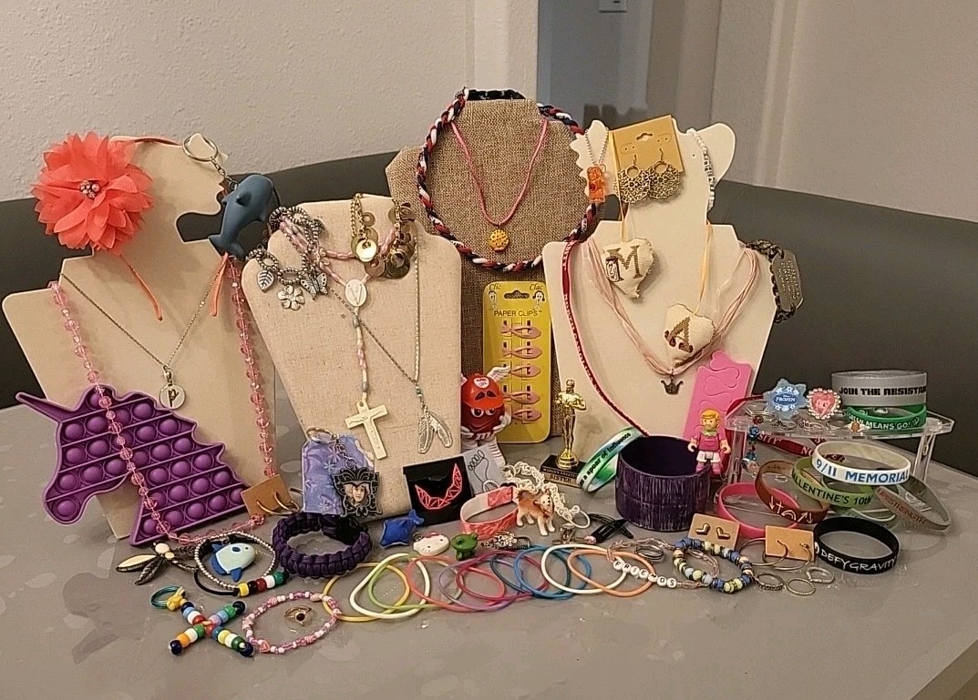 Costume Jewelry Lot 90 Pc + Girls Dress Up Box Collectibles, Hair Pcs And MoreG3