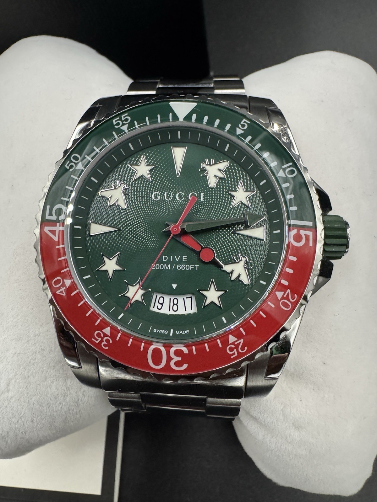 Gucci Green Red Men’s Dive Watch 136.2 YA136222 Diver Silver Christmas Holiday