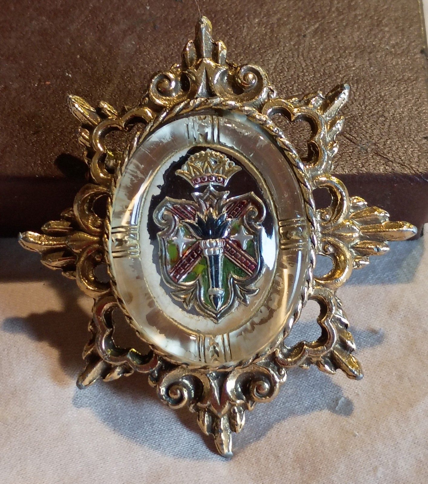Victorian Heraldic Griffin Crown Coat Of Arms Essex Crystal Pin Brooch