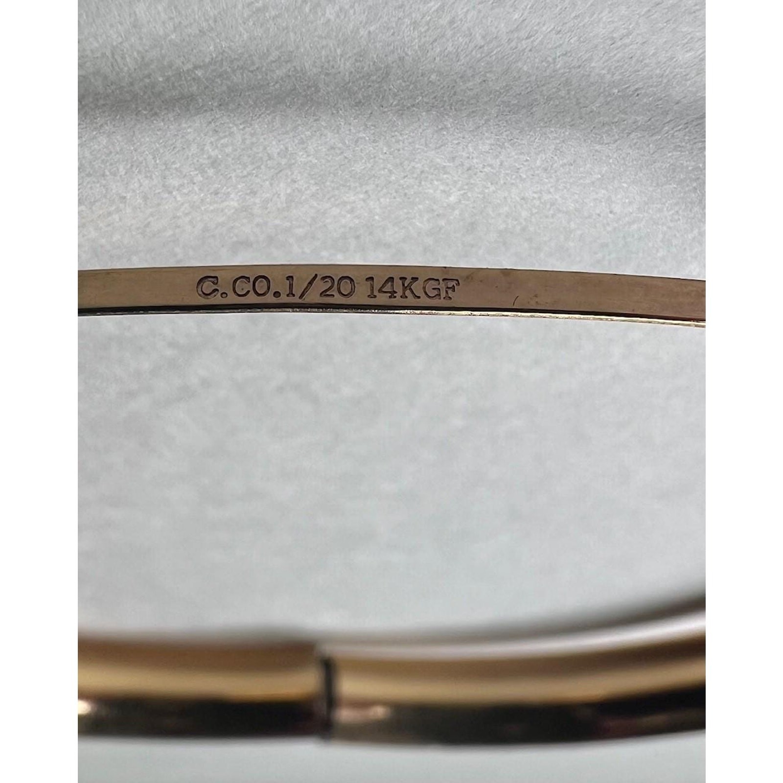 Vintage 14K Gold Filled Hinged Bangle Bracelet Etched Floral Scrollwork 7.5″