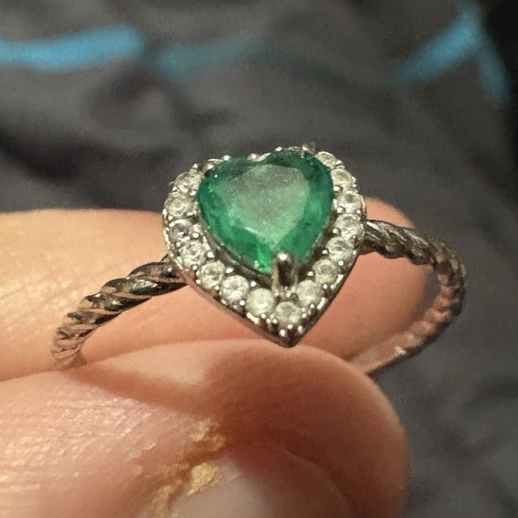 KAY heart-shaped emerald and sterling silver