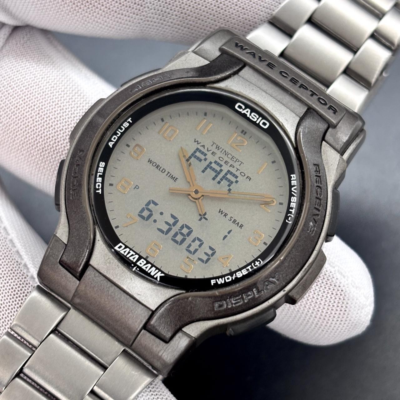 Vintage Casio Wave Ceptor WVA-200 Data Bank Ana/Digi Japan Men’s Watch Mod. 2370