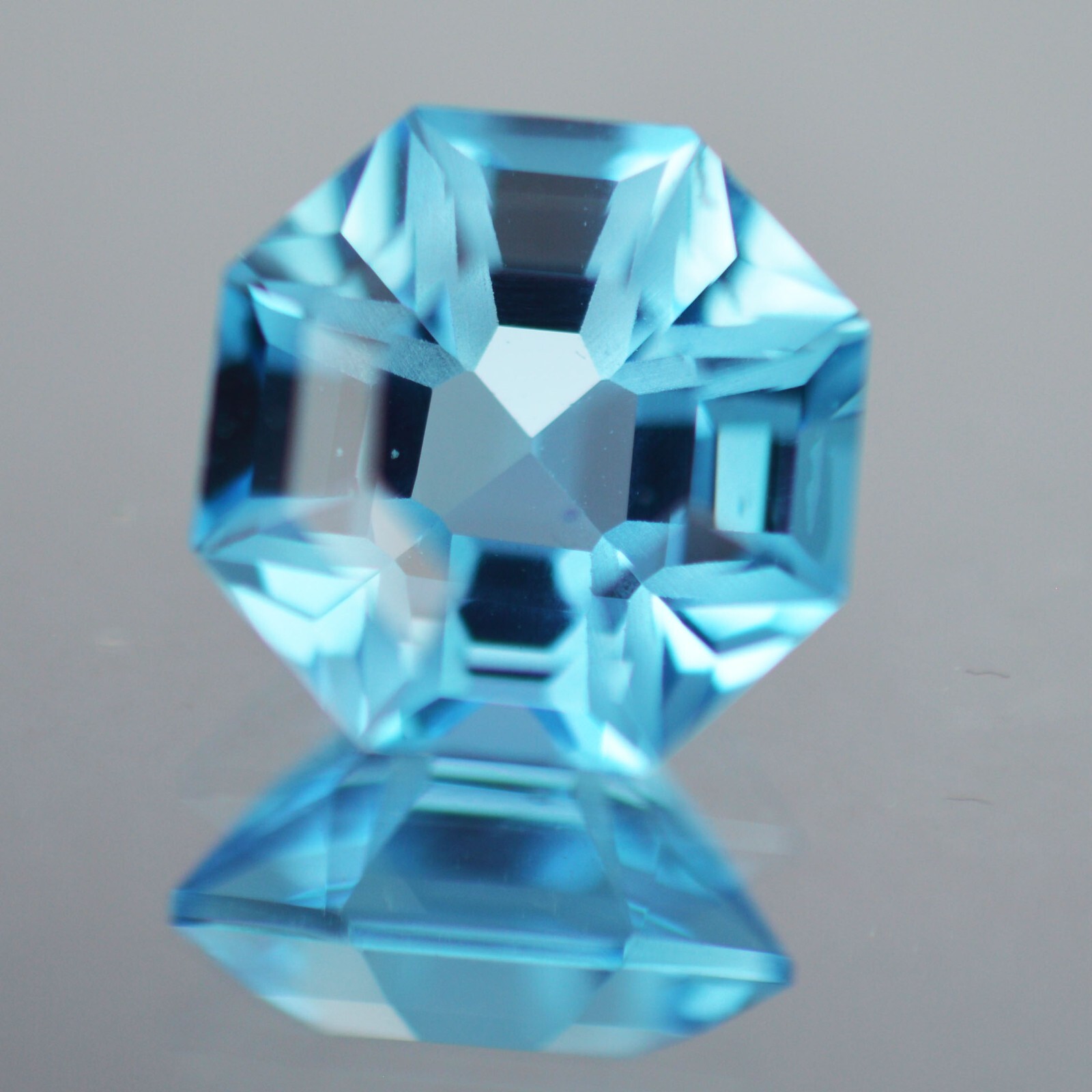 4.77Cts Shimmering Natural Baby Blue Topaz 10mm Octagonal Cut Loose Gemstone